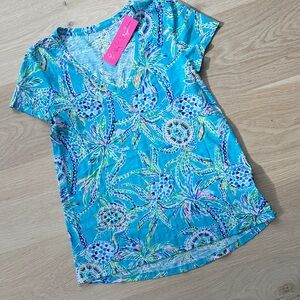 🌸 NWT Lilly Pulitzer Etta V-Neck Top